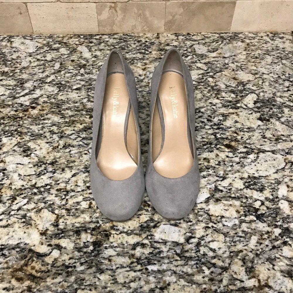 Kelly&Katie Gray Suede Pumps